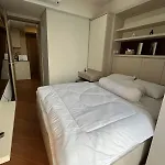 Gold Coast Studio Korean Room Netflix Wifi